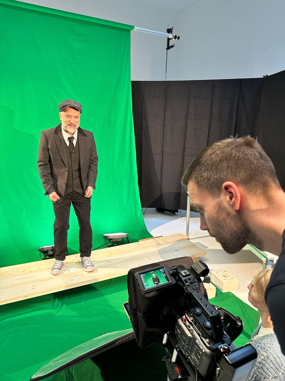 Shooting the foreman against greenscreen in the studio