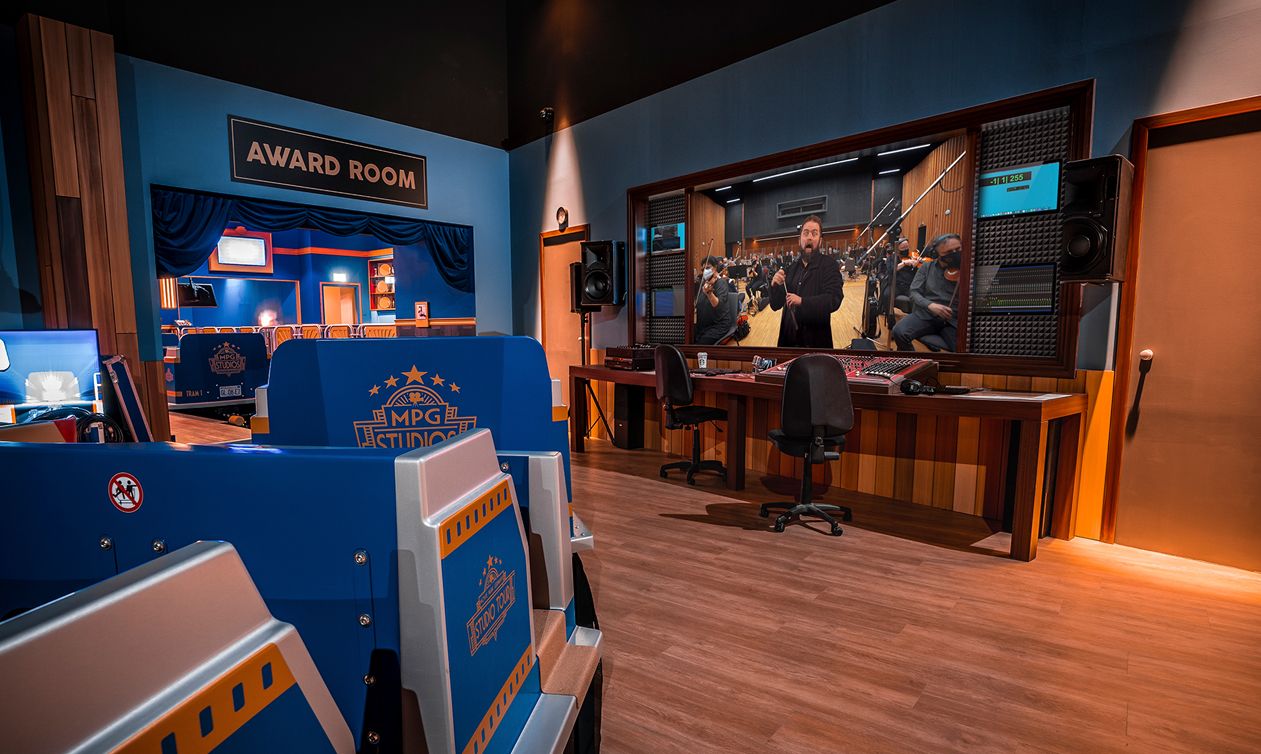 Award Room with the Orchestra